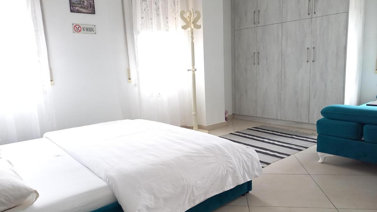 Guesthouse Bela Tirana Buitenkant foto