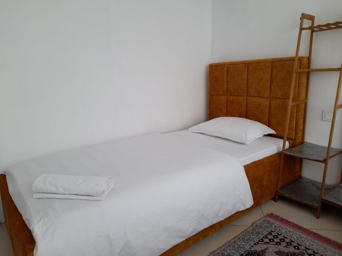 Guesthouse Bela Tirana Buitenkant foto