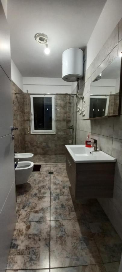 Guesthouse Bela Tirana Buitenkant foto
