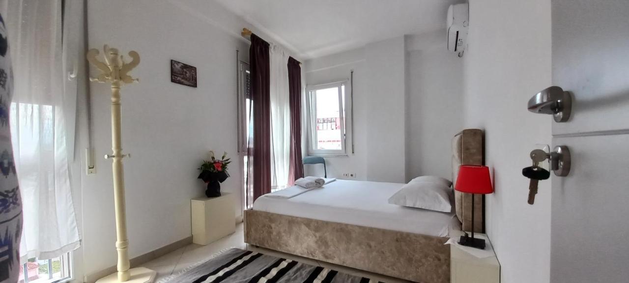 Guesthouse Bela Tirana Buitenkant foto